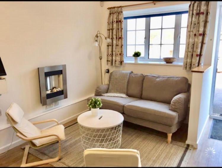 Great Price, Lovely Comfy Flat.2 Mins From The Sea Λάιμ Ρέγκις Εξωτερικό φωτογραφία